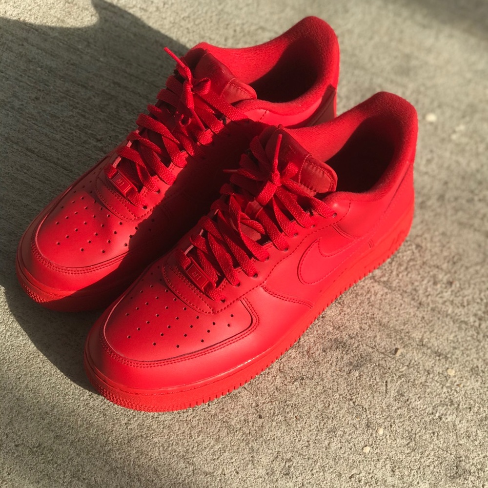 Nike Air Force 1 Low '07 LV8 Triple Red